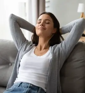 Persona Tranquila en su Casa
